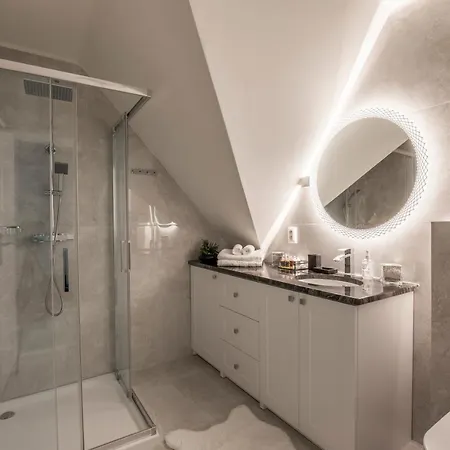 Blue Moon Apartment